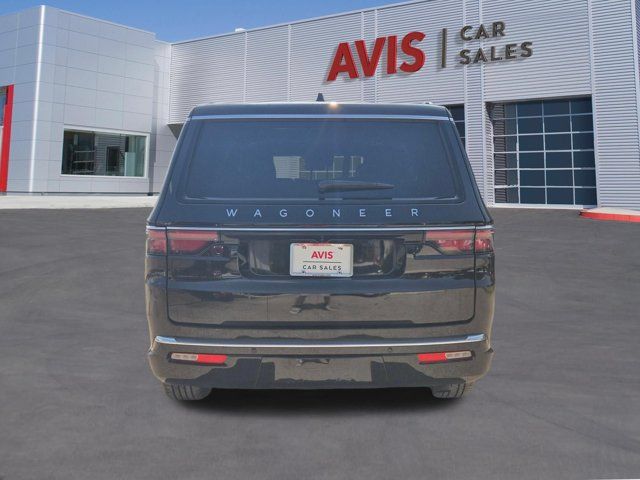 Used 2025 Jeep Wagoneer L Series II AWD/4WD image 9