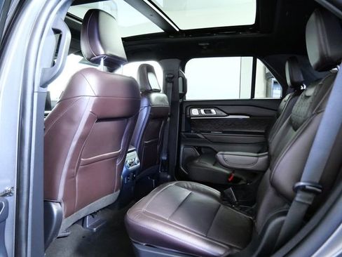 Certified 2025 Ford Explorer Platinum w/ LUX Leather Package AWD/4WD image 14