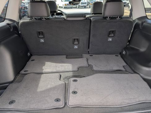 Used 2024 Jeep Grand Cherokee Limited image 40