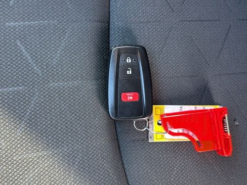 Used 2024 Toyota RAV4 XLE image 29