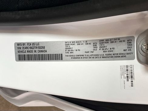 Used 2026 Chrysler Pacifica Select image 32