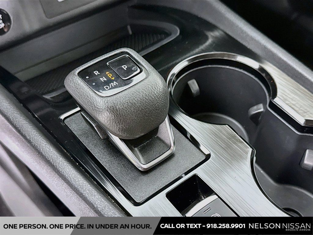 Certified 2025 Nissan Rogue SV FWD image 16