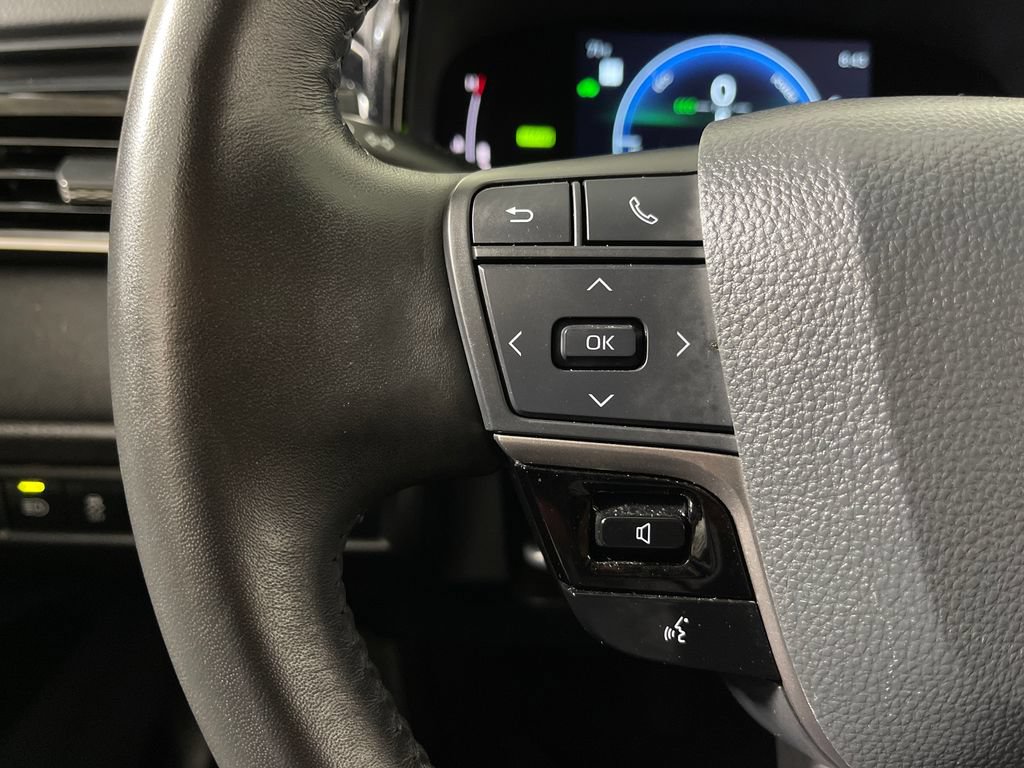Used 2025 Toyota Camry LE w/ Convenience Package AWD/4WD image 26