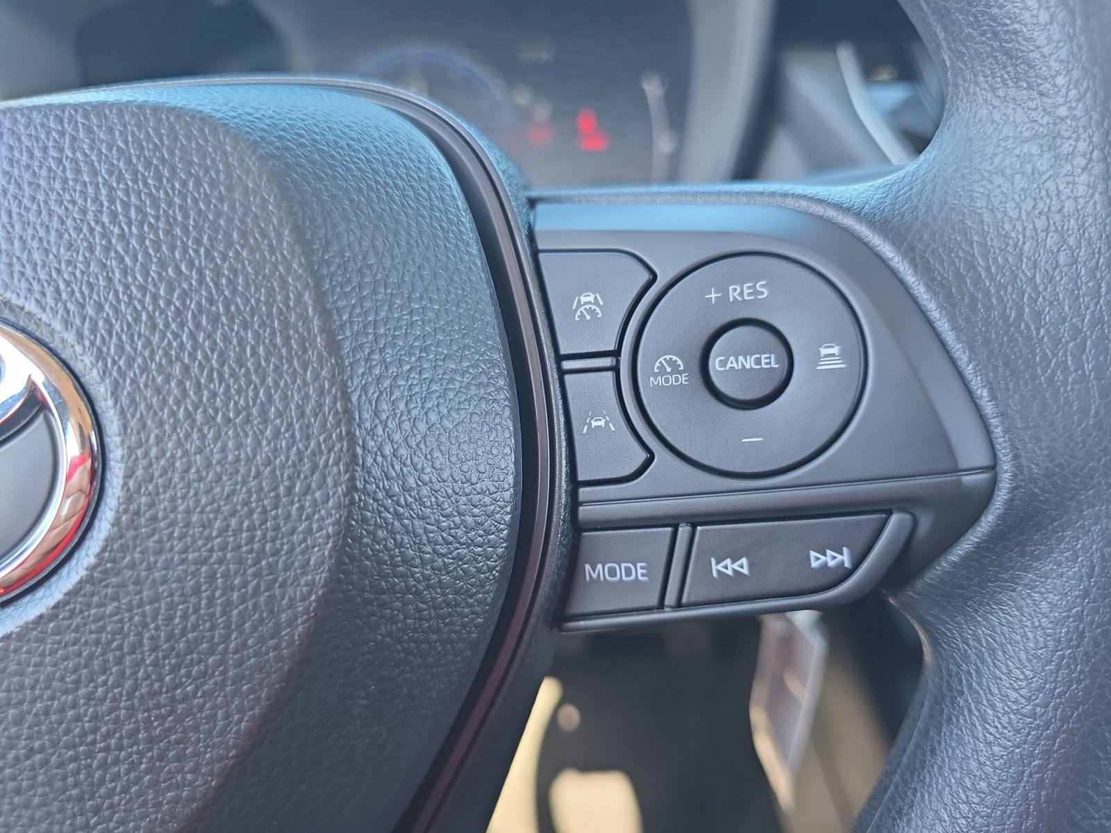 New 2027 Toyota Corolla LE FWD image 17