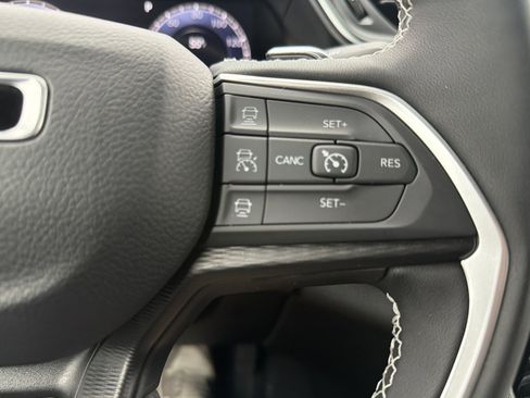 Used 2025 Jeep Grand Cherokee L Altitude AWD/4WD image 29