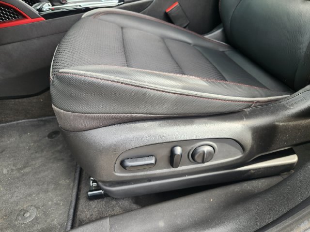 Used 2022 Chevrolet TrailBlazer RS w/ Technology Package FWD image 26
