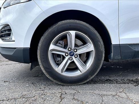 Used 2022 Ford Edge SEL w/ Convenience Package AWD/4WD image 2