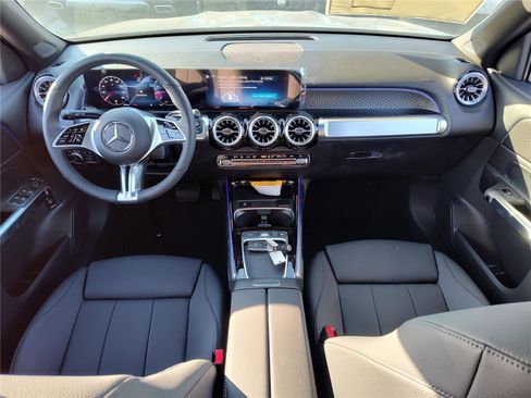 New 2025 Mercedes-Benz GLB 250 image 10
