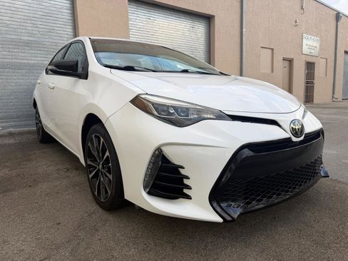 Used 2017 Toyota Corolla SE w/ SE Premium Package image 5