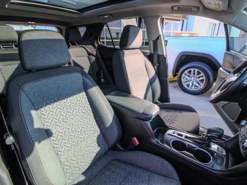 Used 2022 Chevrolet Equinox LT image 18