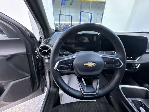 Used 2025 Chevrolet Equinox LT w/ Safety and Technology Package image 15