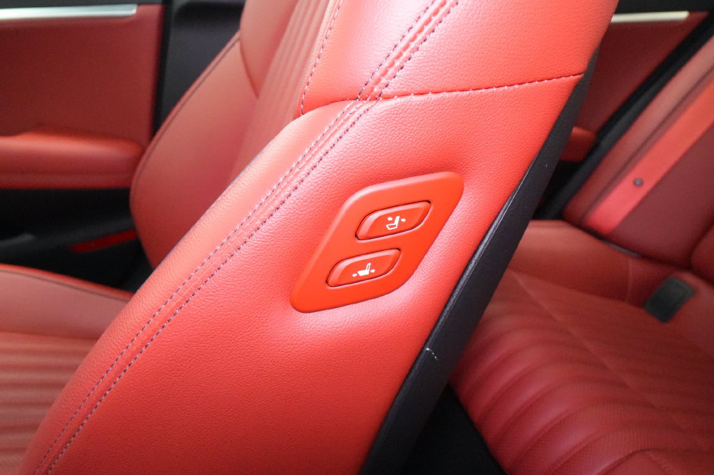 Used 2025 Genesis G70 2.5T w/ Sport Prestige Package AWD/4WD image 22