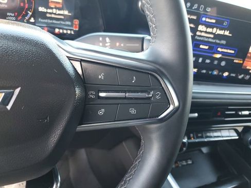 Used 2025 Chevrolet Suburban Premier image 26