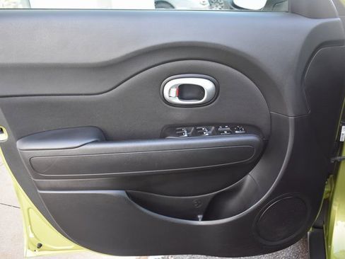 Used 2017 Kia Soul + image 14