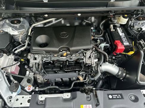 Used 2021 Toyota RAV4 LE image 28