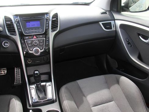 Used 2013 Hyundai Elantra GT w/ Touch & Go Pkg image 11