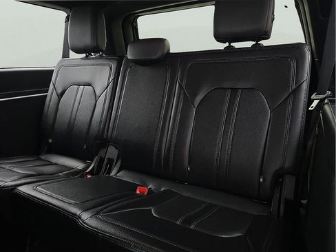 Used 2021 Ford Expedition Max Limited image 10