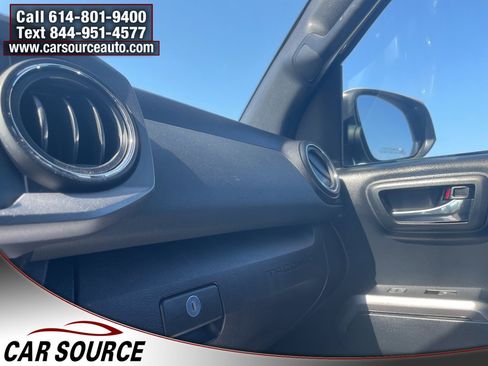 Used 2019 Toyota Tacoma TRD Off-Road image 25