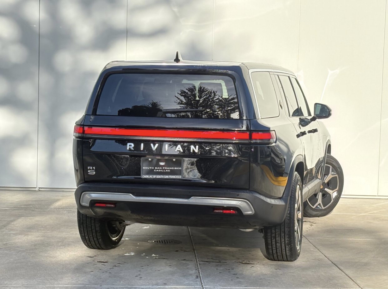 Used 2024 Rivian R1S Adventure Dual AWD/4WD image 6