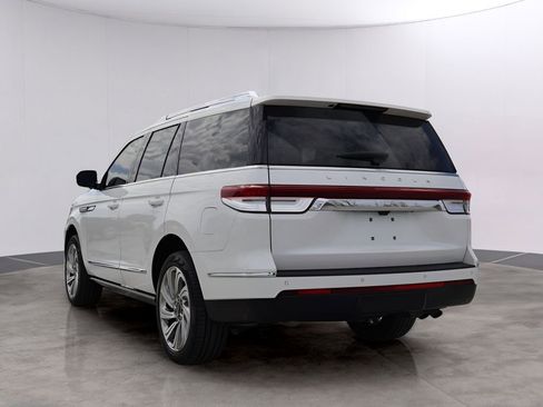 Used 2024 Lincoln Navigator Premiere AWD/4WD image 5