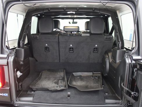 Used 2023 Jeep Wrangler Unlimited Sahara w/ Cold Weather Group image 20