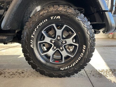 Used 2022 Jeep Wrangler Rubicon w/ Cold Weather Group image 9