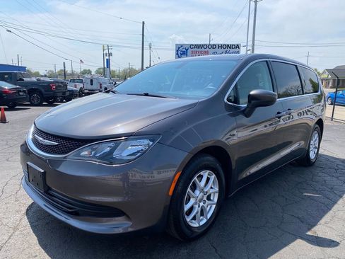 Used 2020 Chrysler Voyager LX FWD image 7