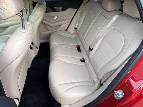 Used 2019 Mercedes-Benz GLC 300 image 23