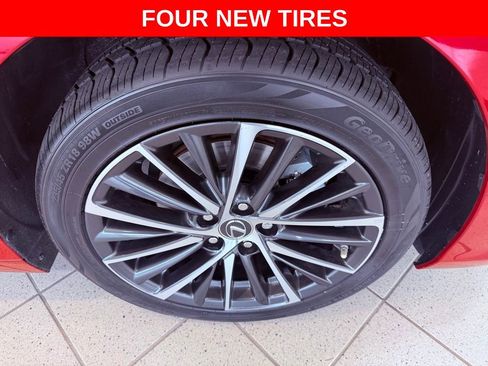 Certified 2024 Lexus ES 350 w/ Premium Package image 4