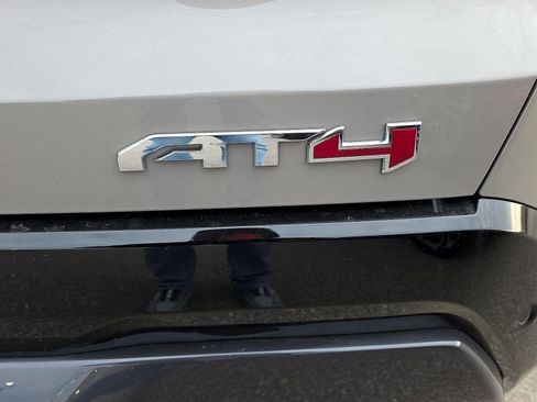 New 2026 GMC Terrain AT4 AWD/4WD image 9