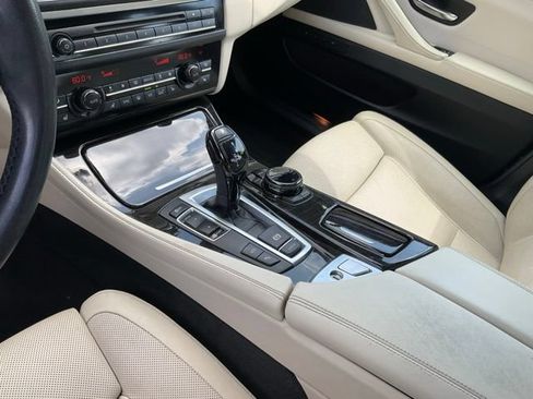 Used 2015 BMW 550i Sedan RWD image 17