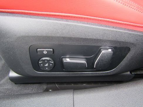 Used 2025 BMW M3 w/ M Carbon Exterior Package RWD image 35