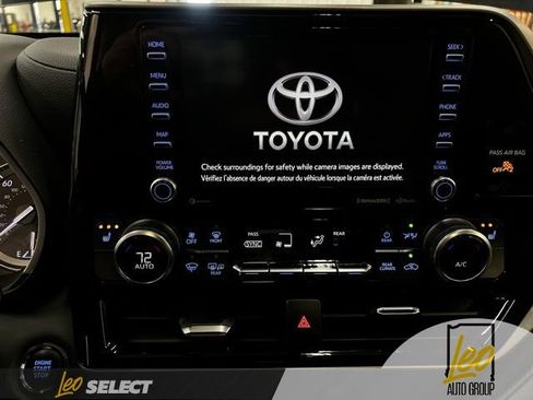 Used 2022 Toyota Highlander XLE image 11