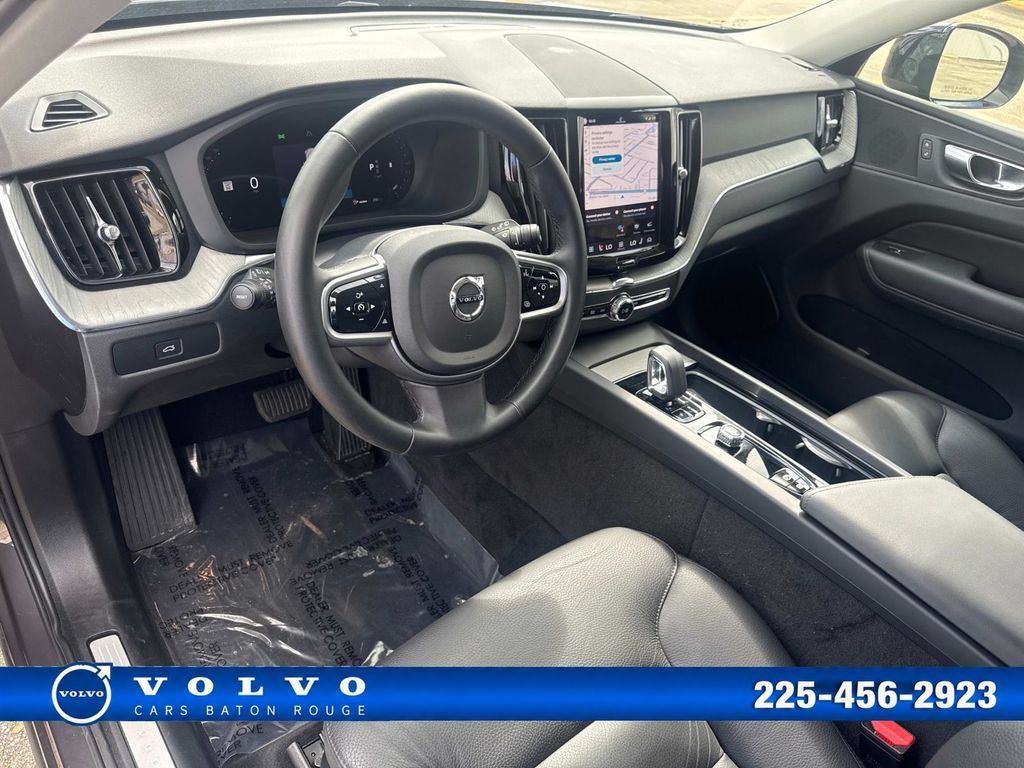 Used 2025 Volvo XC60 B5 Plus AWD/4WD image 23