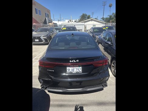 Used 2024 Kia Forte LXS FWD image 4
