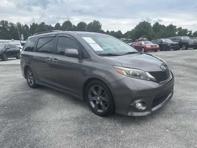 Used 2016 Toyota Sienna SE Premium