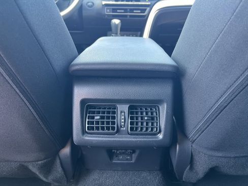 Used 2025 Toyota Camry LE w/ Convenience Package image 18