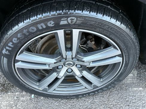 Used 2016 Volvo XC90 T6 Momentum w/ Momentum Plus Package image 12