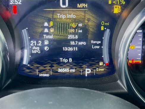 Used 2023 Jeep Wrangler Unlimited w/ Sun & Screen Package image 8