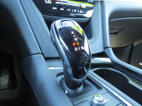 Certified 2022 Cadillac XT5 Premium Luxury w/ LPO, Floor Liner Package image 28