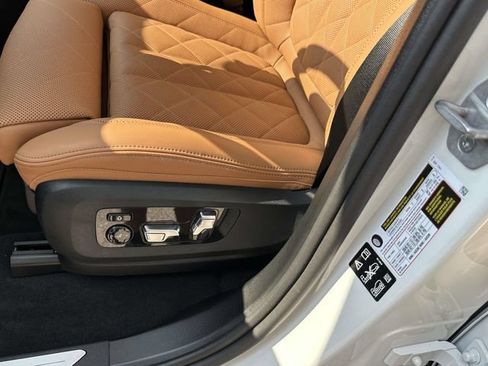 Certified 2025 BMW X7 xDrive40i w/ Premium Package AWD/4WD image 27