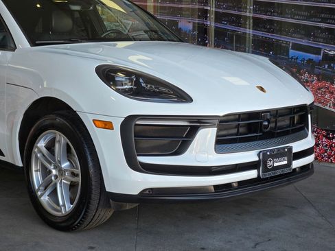 Used 2024 Porsche Macan image 2