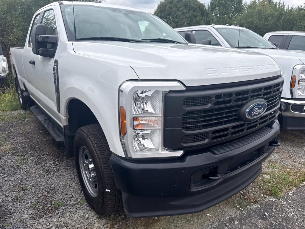 Used 2024 Ford F250 XL AWD/4WD image 4