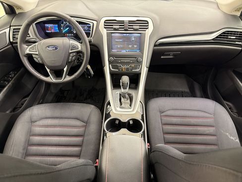 Used 2016 Ford Fusion SE FWD image 24