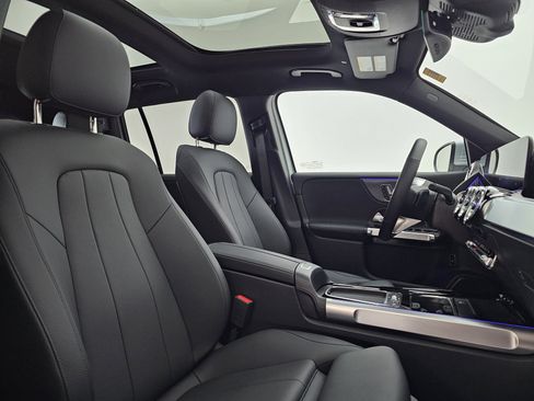Certified 2025 Mercedes-Benz GLB 250 4MATIC image 17