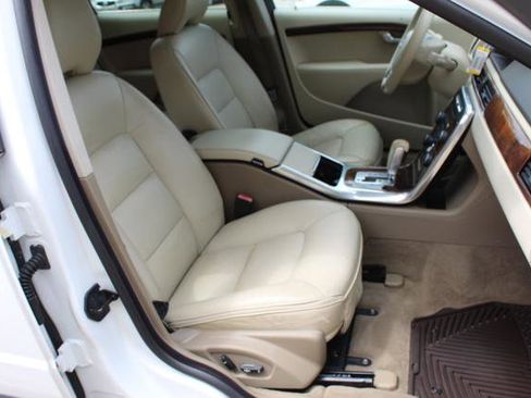 Used 2012 Volvo XC70 3.2 image 27