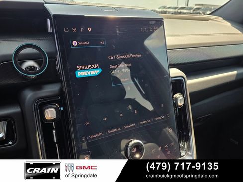 Used 2025 GMC Yukon AT4 AWD/4WD image 16