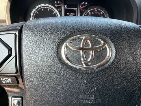 Used 2020 Toyota 4Runner Venture w/ Moonroof Package AWD/4WD image 19