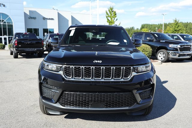 New 2027 Jeep Grand Cherokee Laredo X RWD image 2