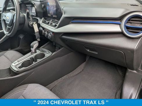 Certified 2024 Chevrolet Trax LS w/ LS Convenience Package image 34